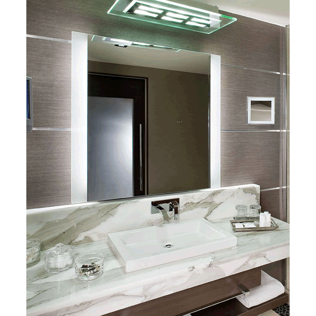 Novo LED Mirror – 3 Sizes - Electric Mirror - Perfect Makeup Mirrors