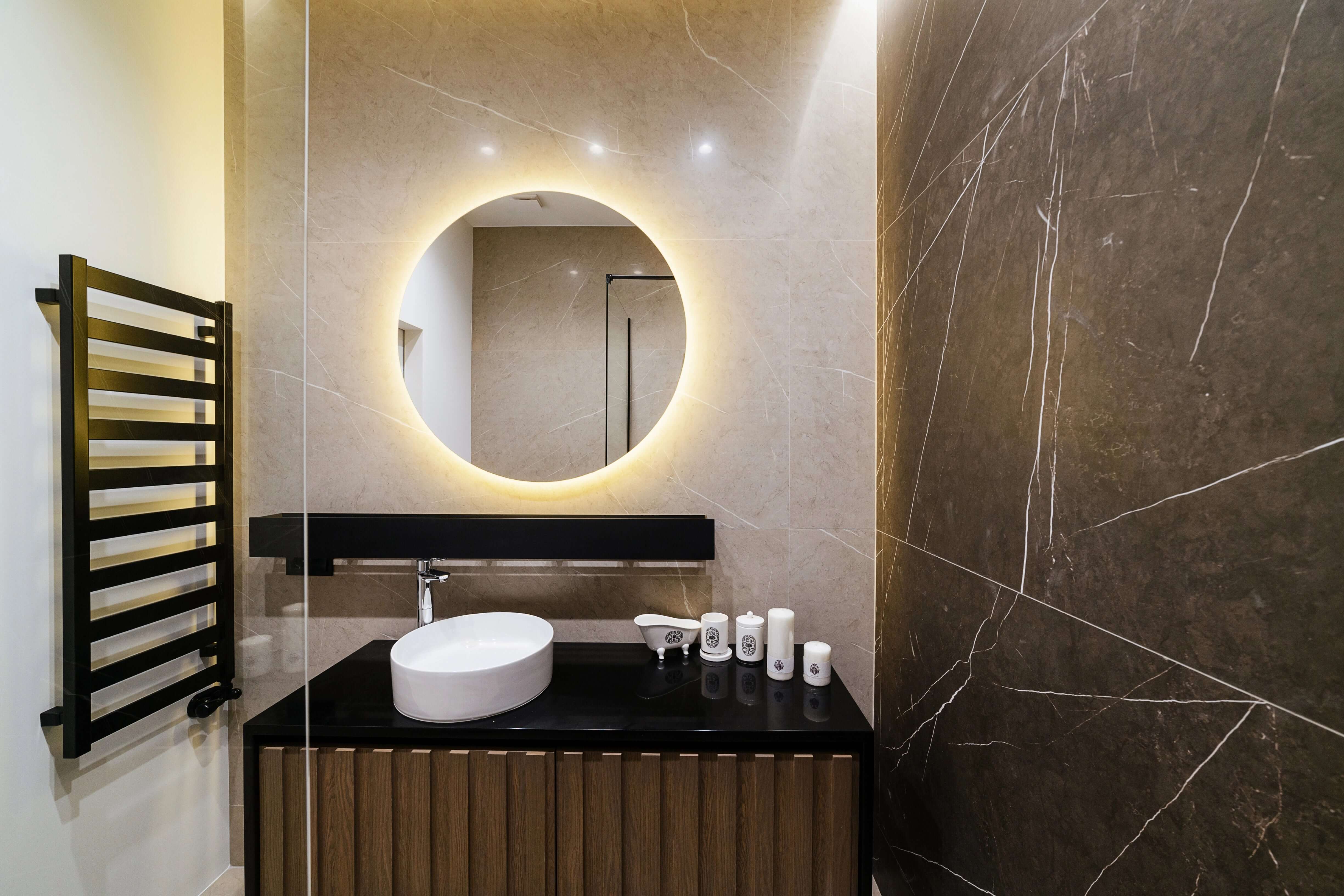 How High Should A Bathroom Mirror Be For Perfect Reflection?